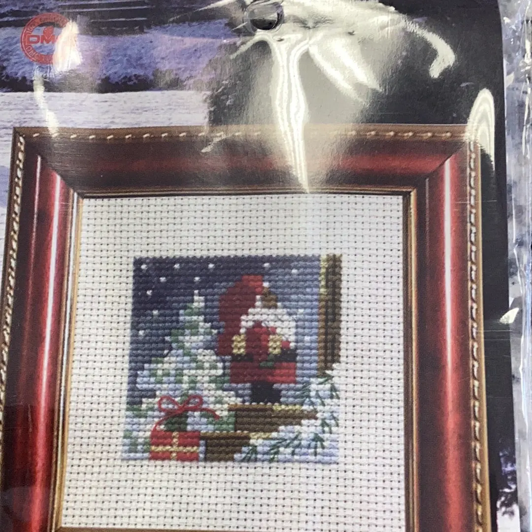 Santa With Present Kit 1