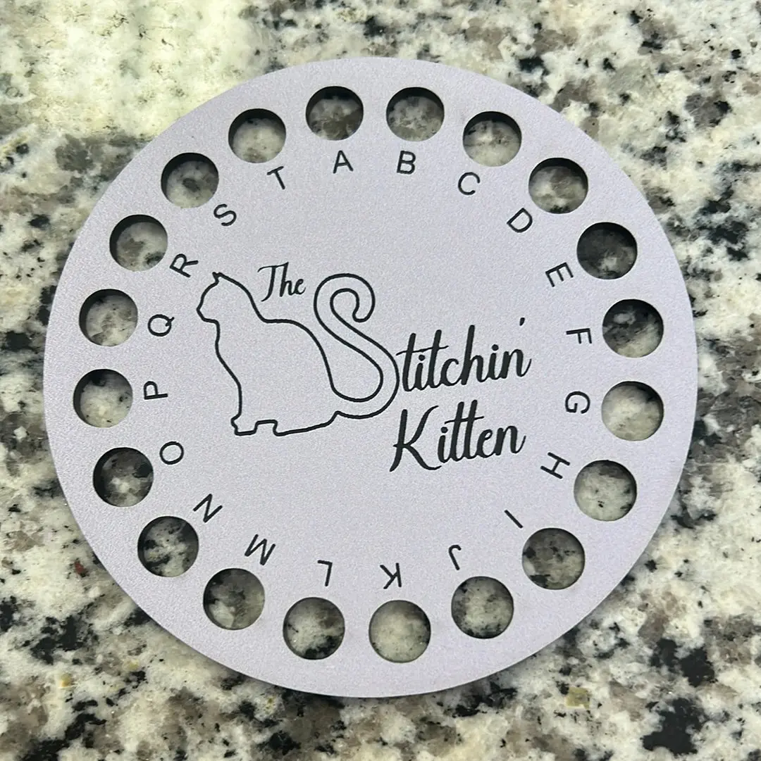 The Stitchin’ Kitten Acrylic Floss Organizer 1