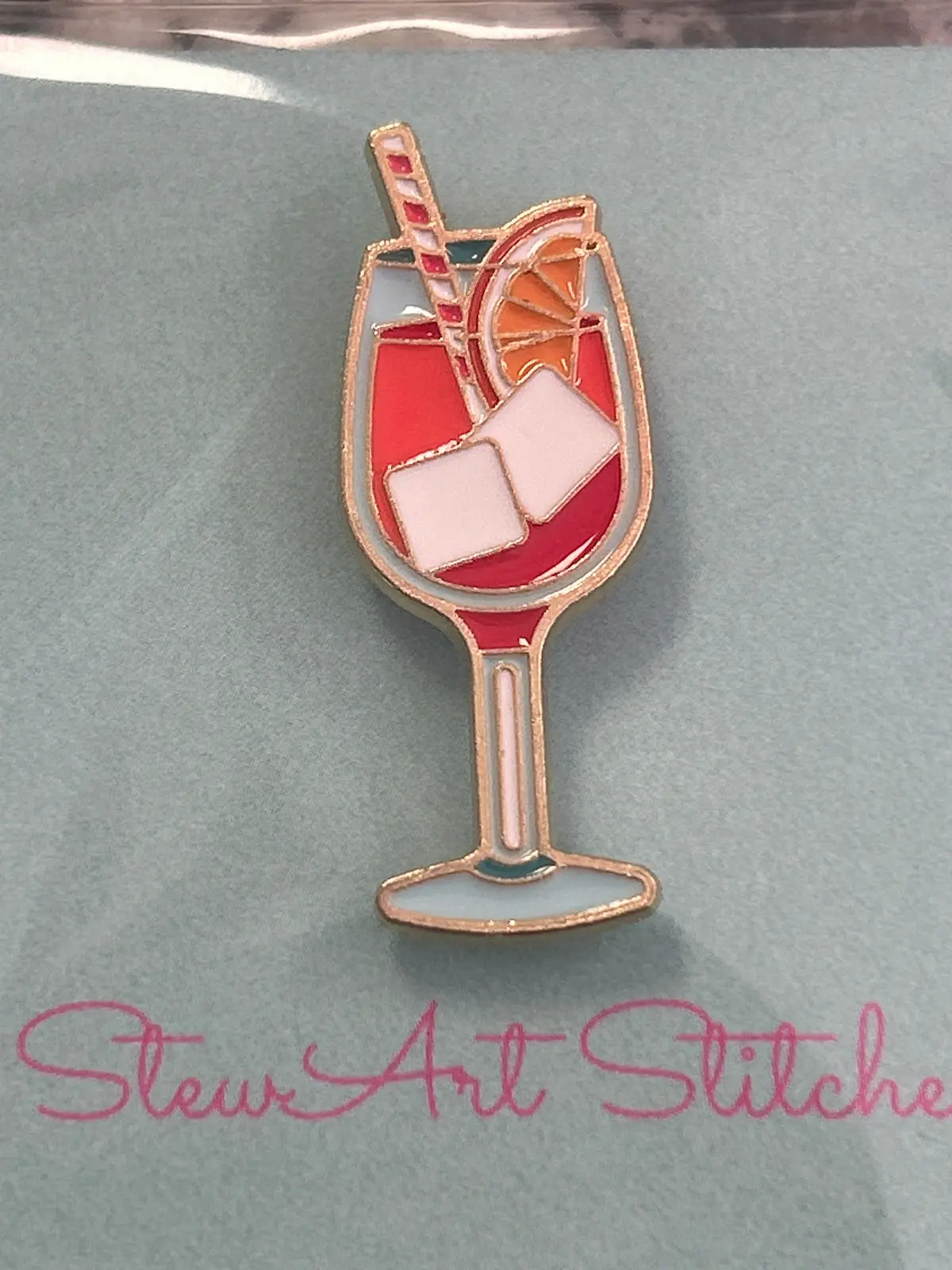 Cocktail Needle Minder 1