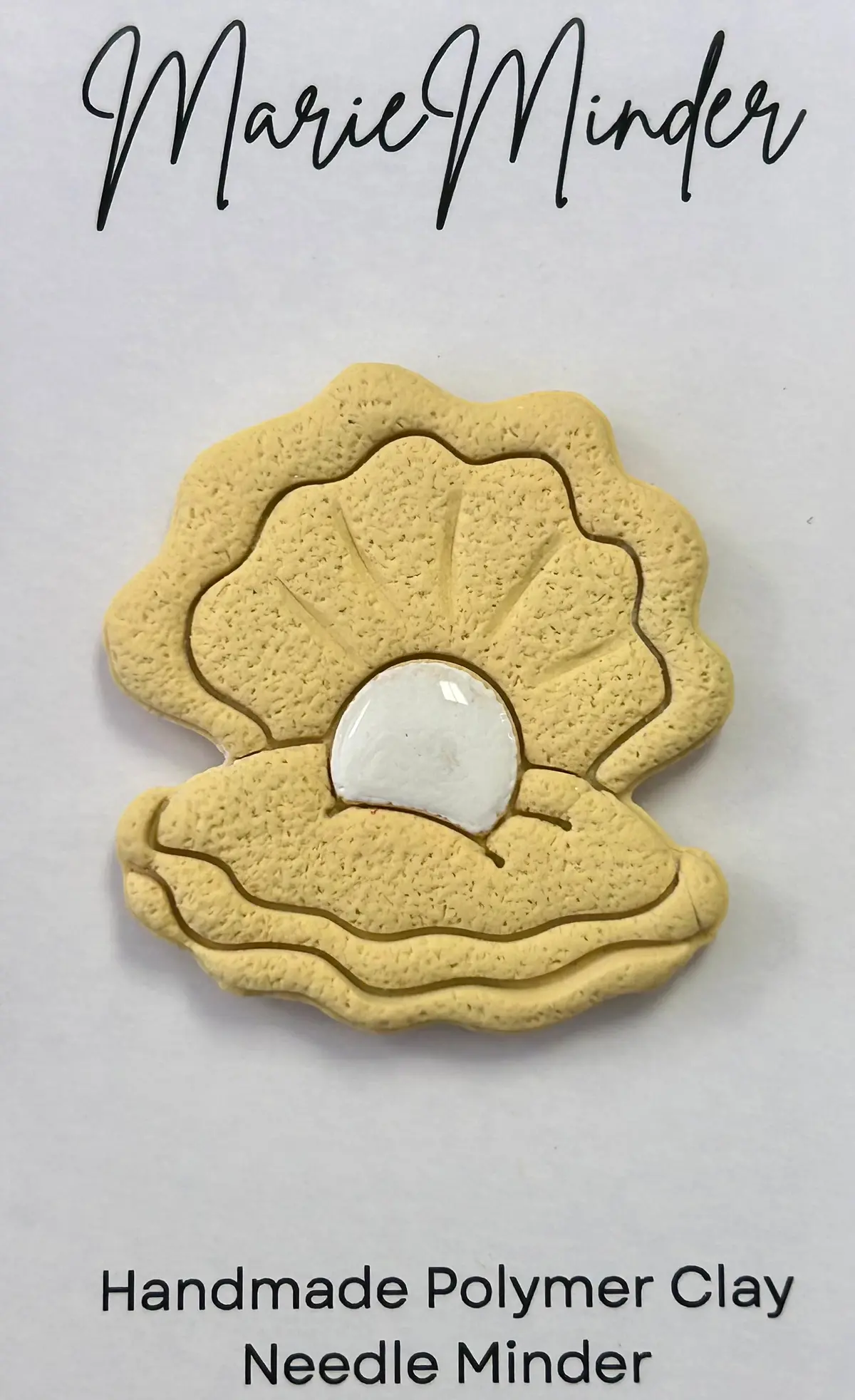 Clam With Pearl Needle Minder 1