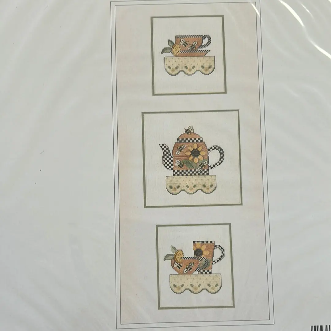 Teapot Collectibles: The Beehive Tea Series 1