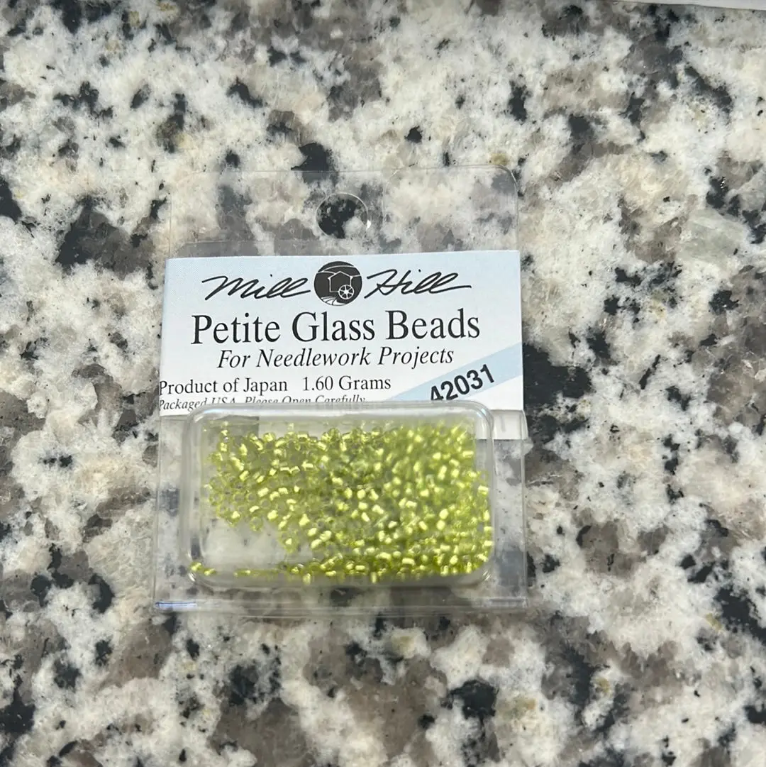Petite Glass Beads 42031 1