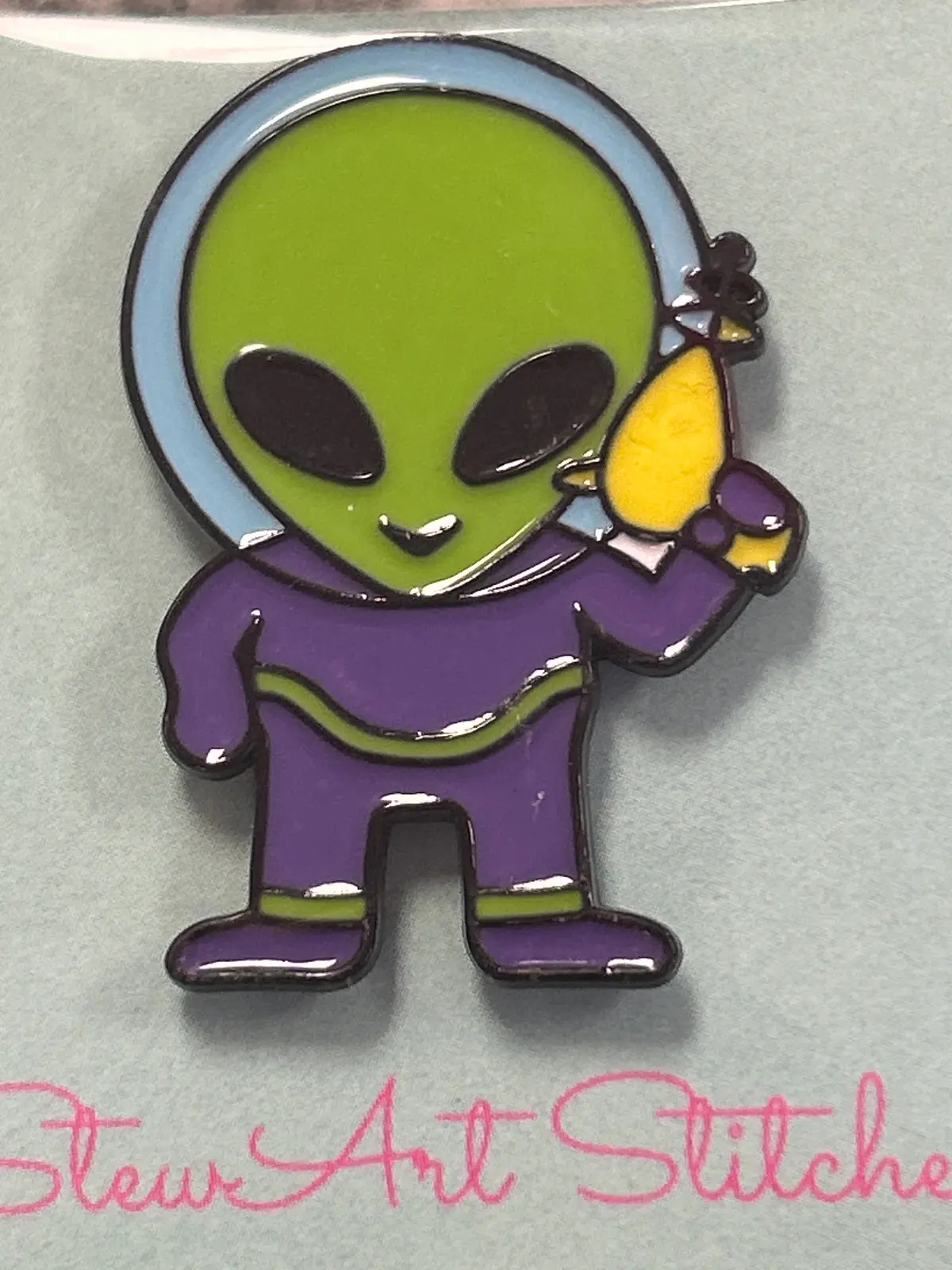 Alien Needle Minder 1