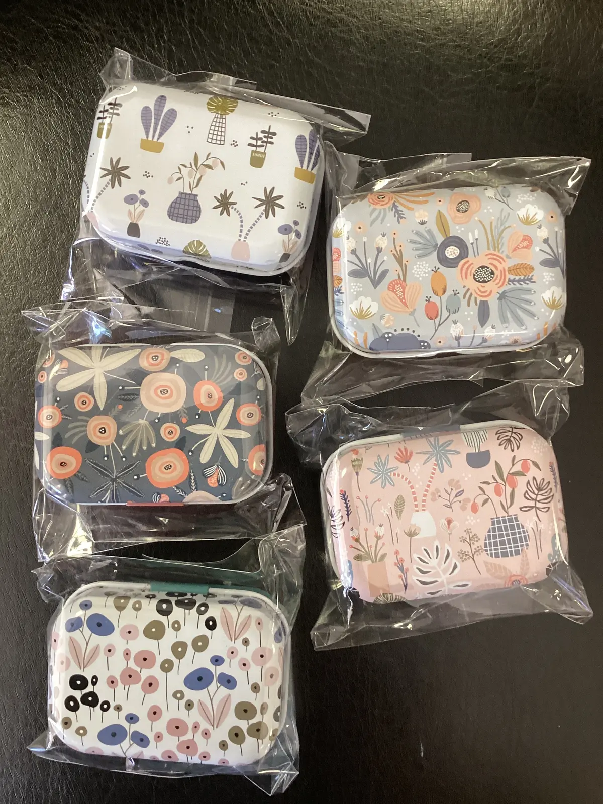 Magnetic Floral Needle Case 1