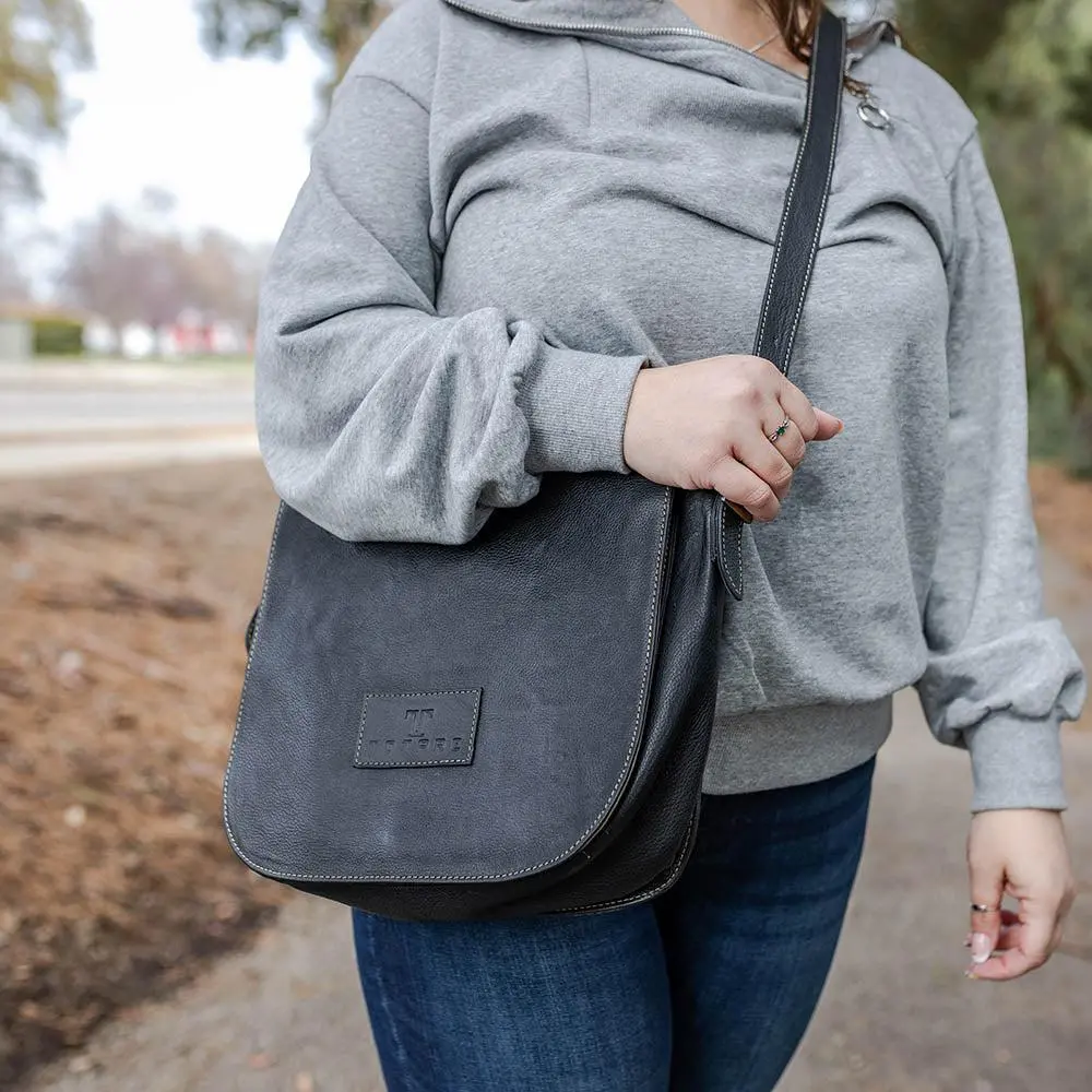 Cesna Concealed-Carry Messenger Bag 1
