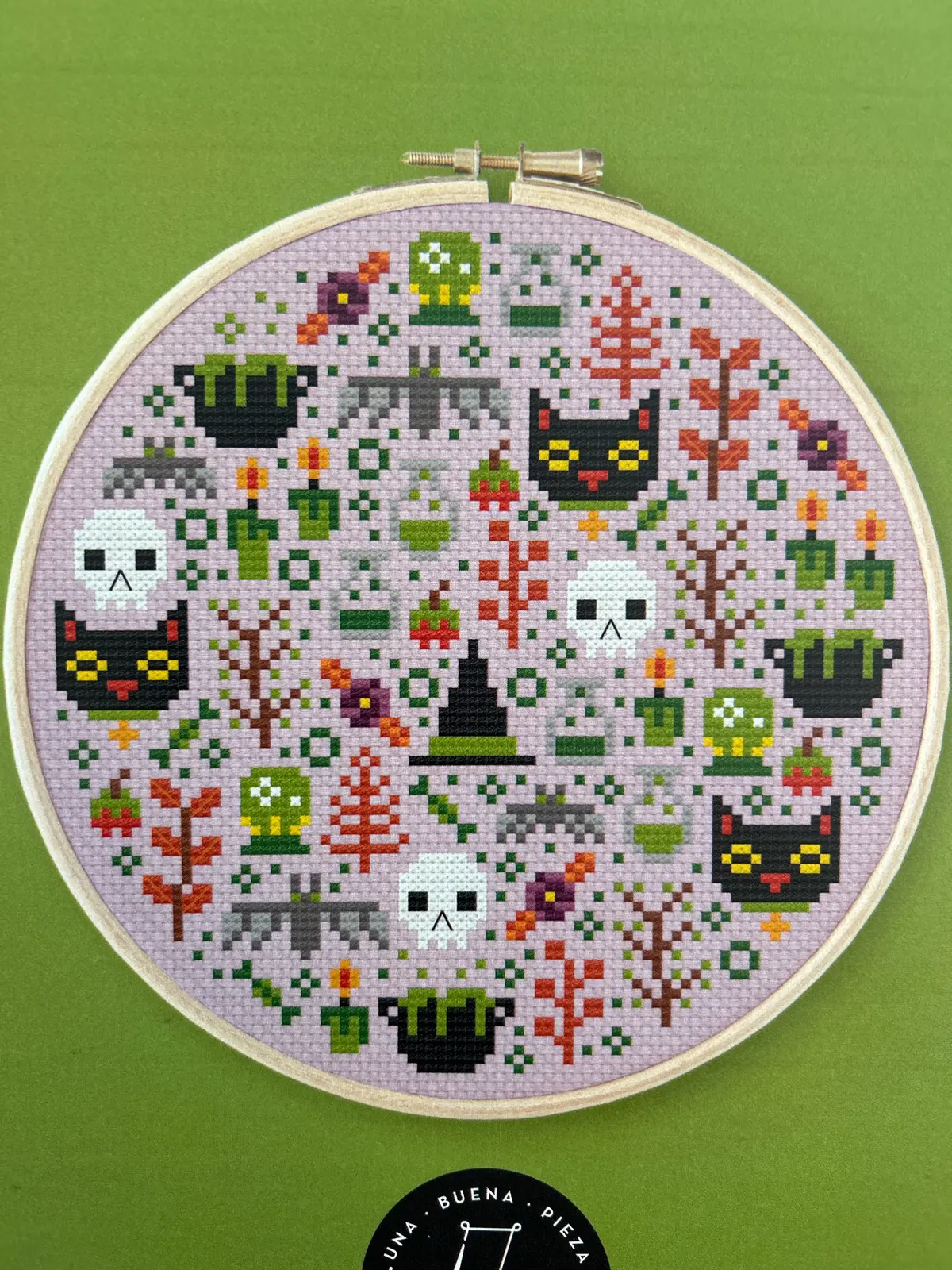 Witch's Hut - Mini Halloween Garden 1