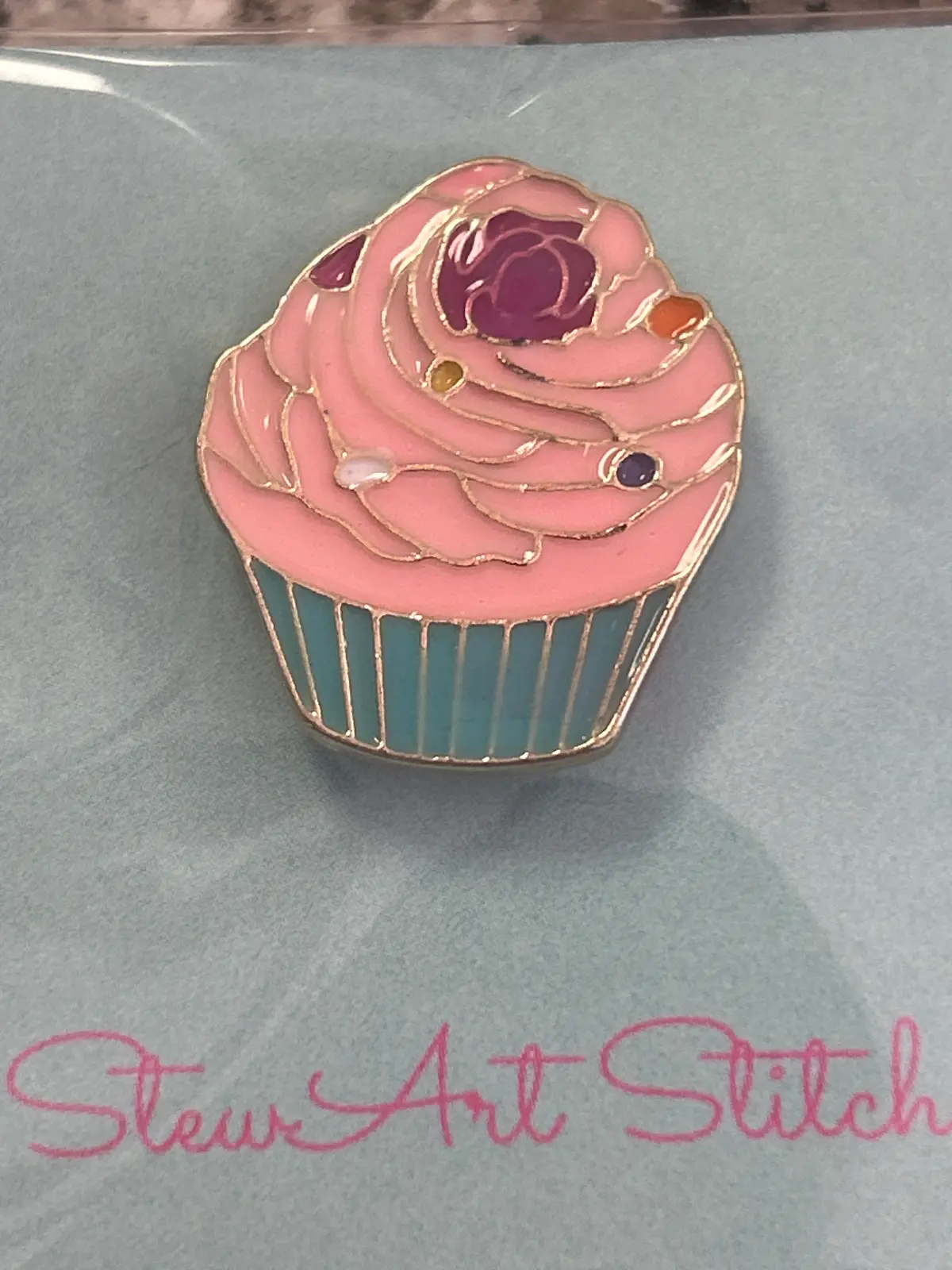 Cupcake Needle Minder 1
