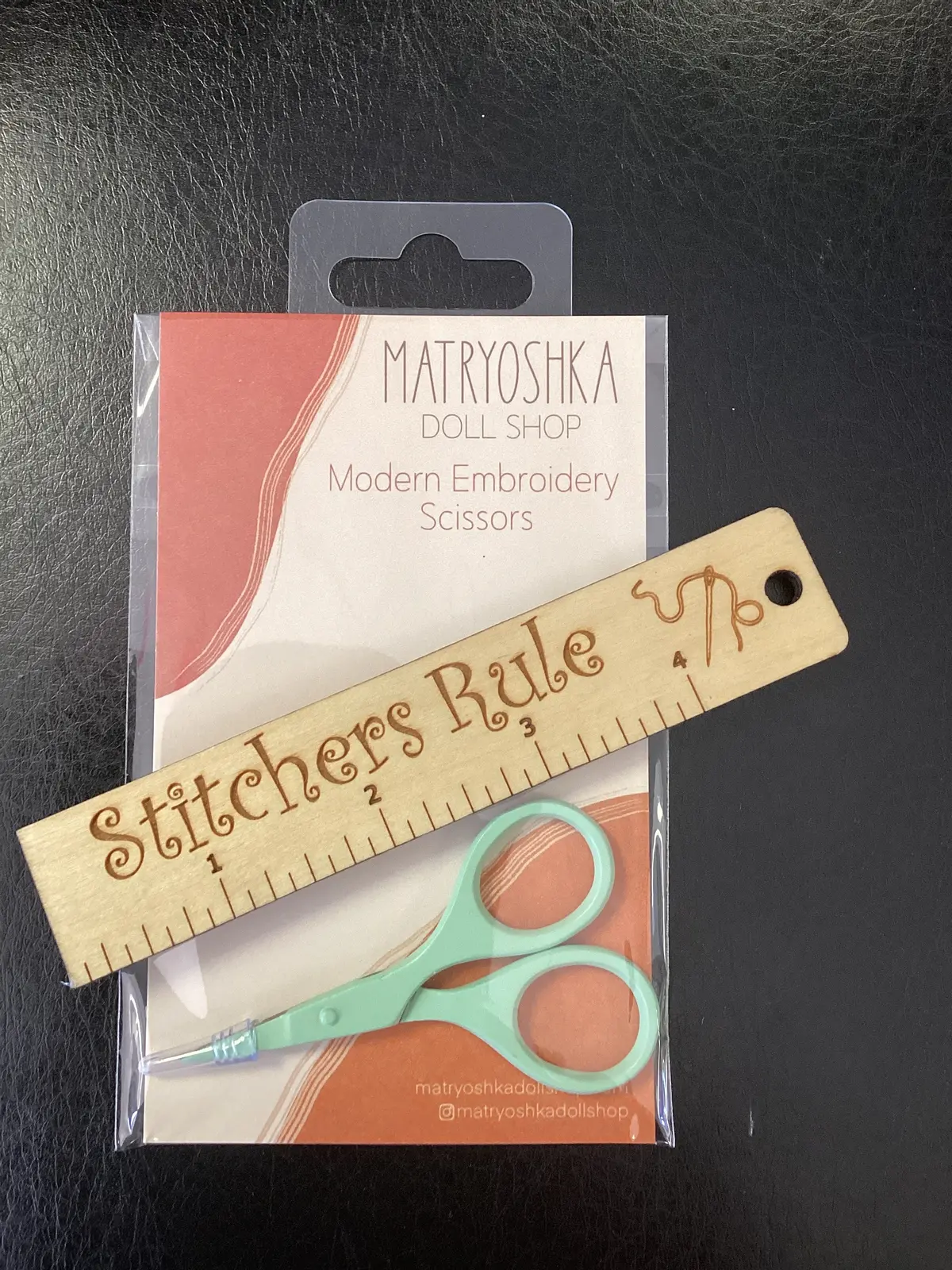 Tiny Embroidery Scissors - Mint 1