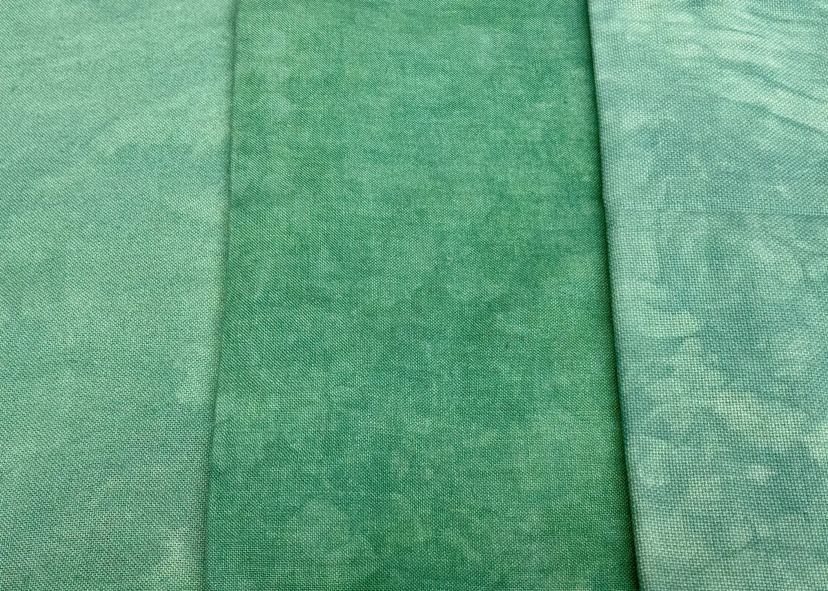 36 Count Mistletoe Linen 1