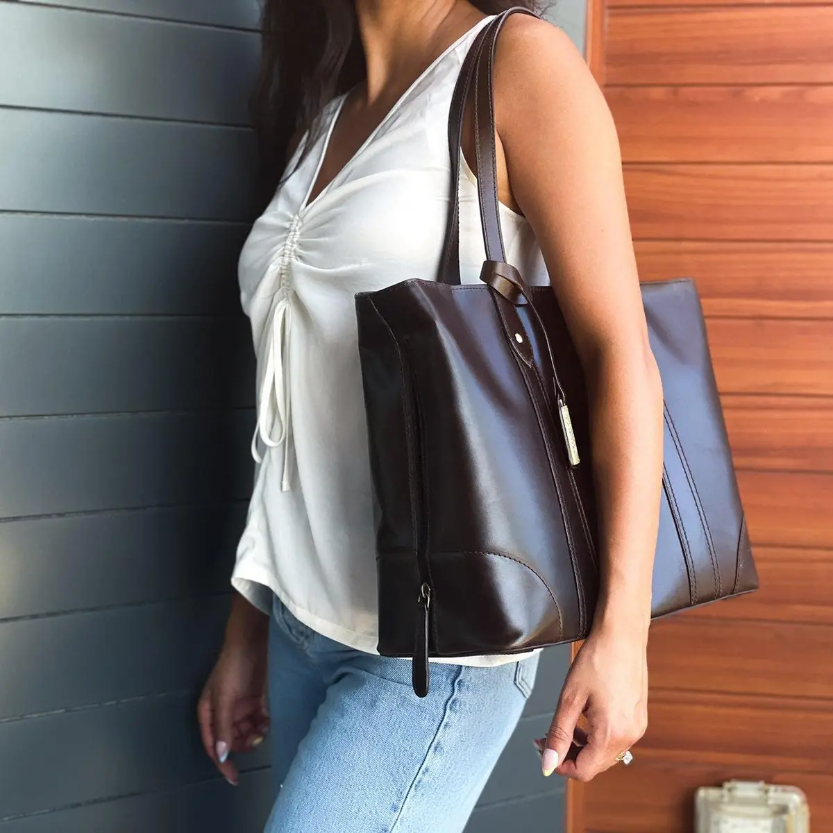Gaia Concealed-Carry Tote 1