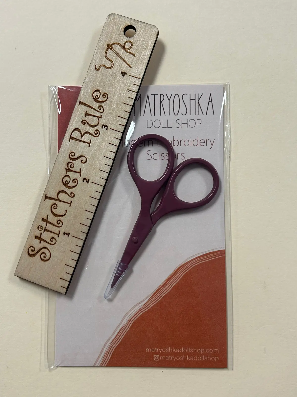 Tiny Embroidery Scissors - Rosewood 1