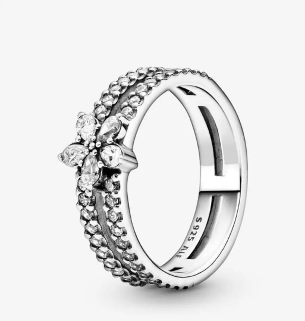 Sparkling Snowflake Ring 1