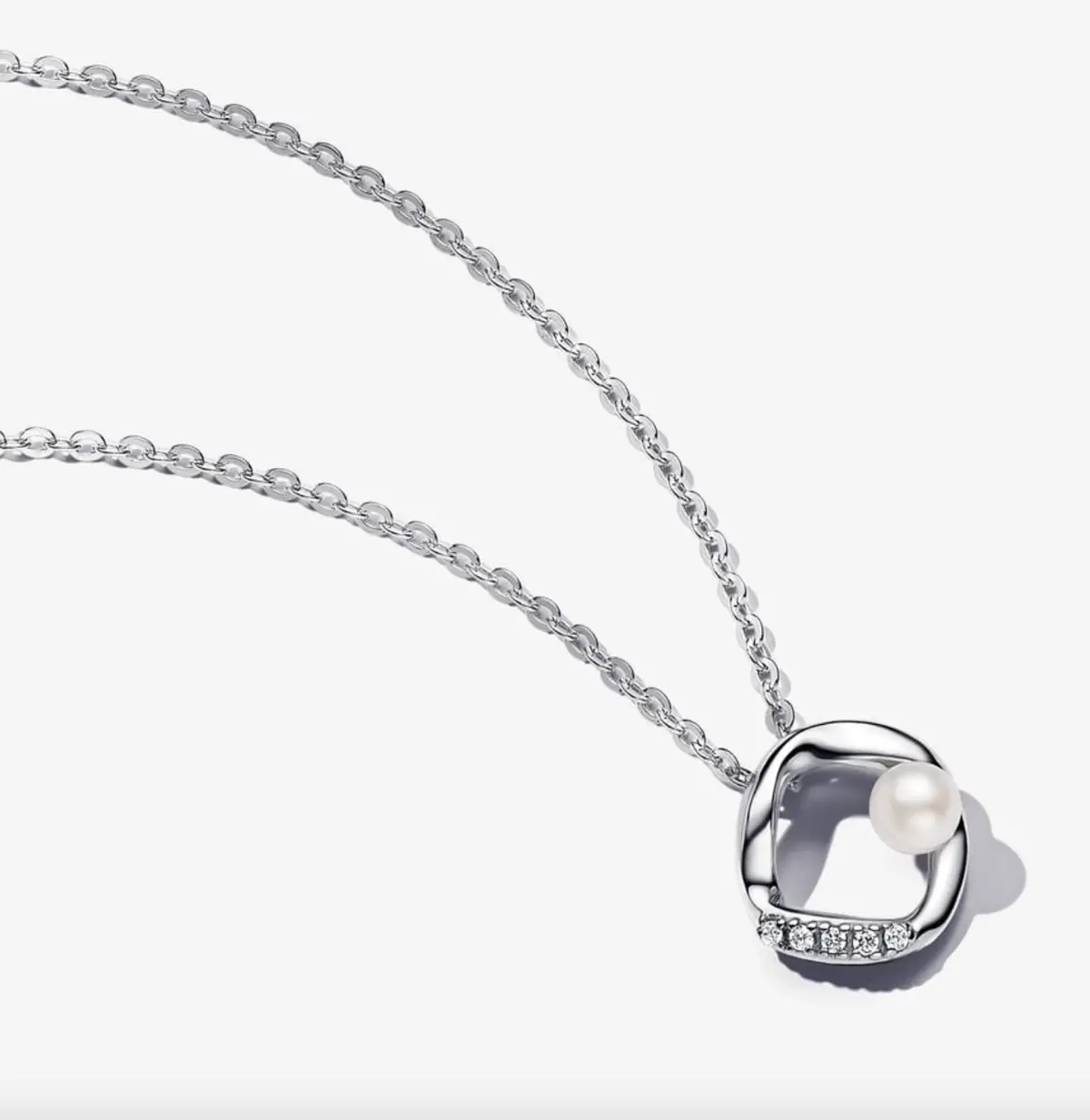 Organically Shaped Pavé Circle & Treated Freshwater Cultured Pearl Collier Necklace 1