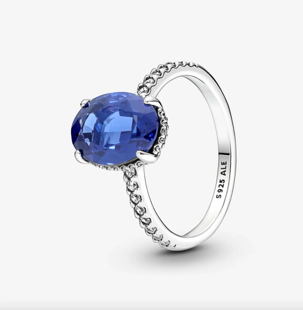 Sparkling Statement Halo Ring 1