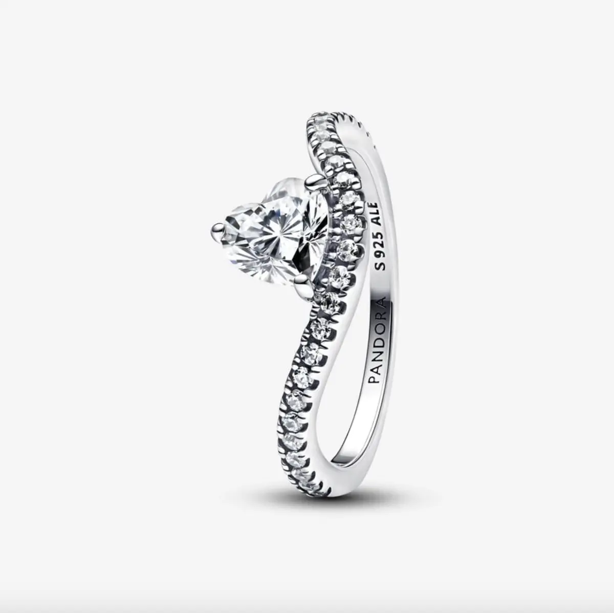Wavy Pavé Heart Ring 1