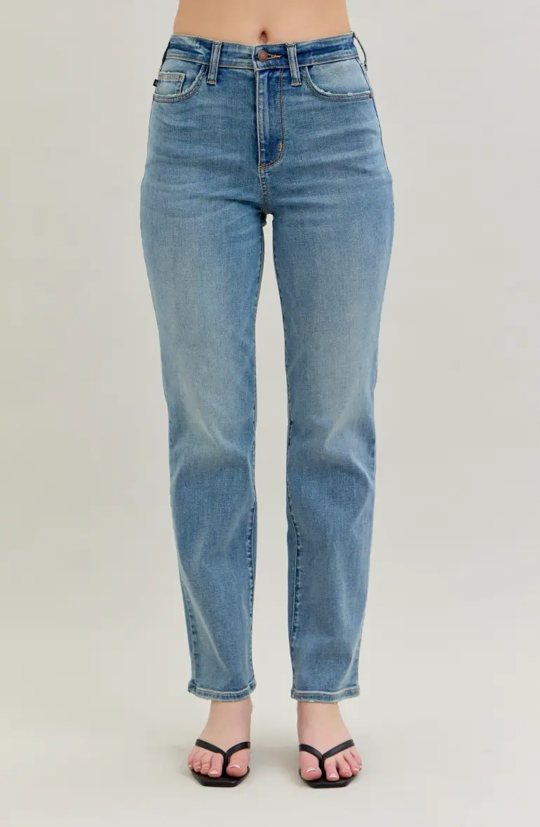 Julia Classic Straight Jean 1