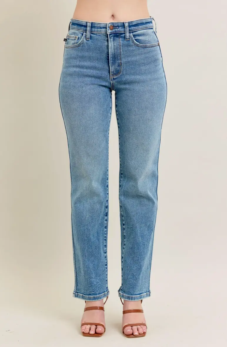 Victoria Vintage Straight Jean 1
