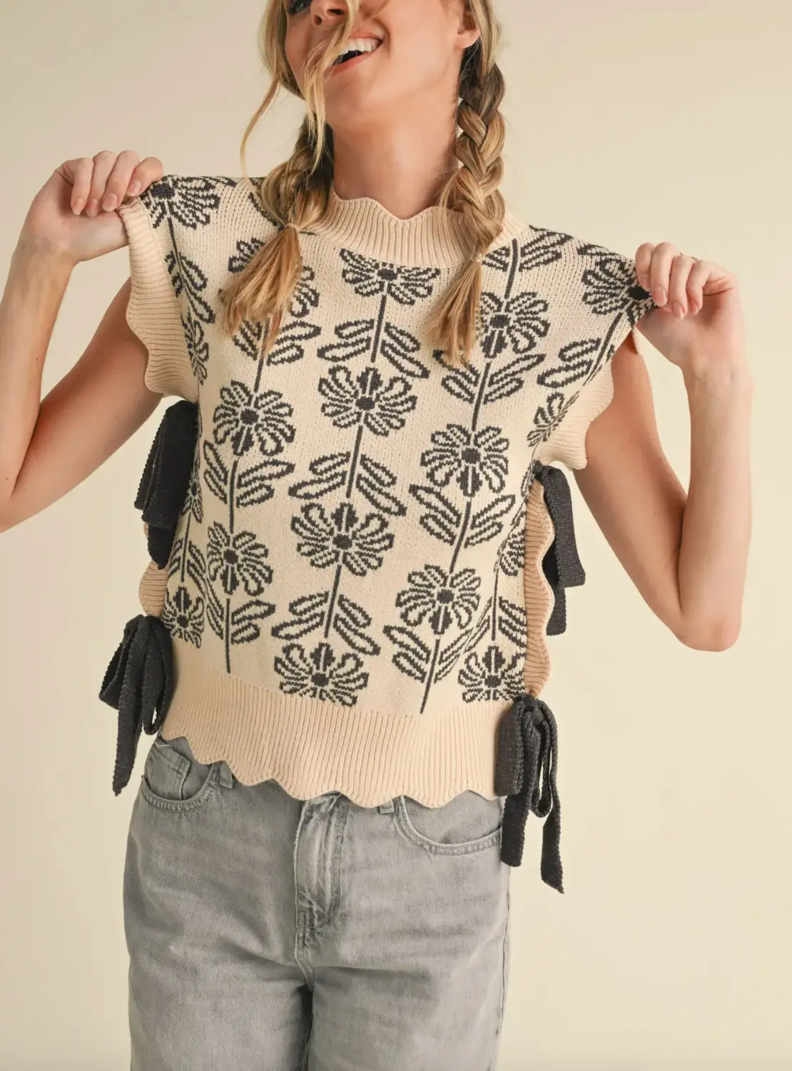 Mock Neck Floral Sweater Vest 1