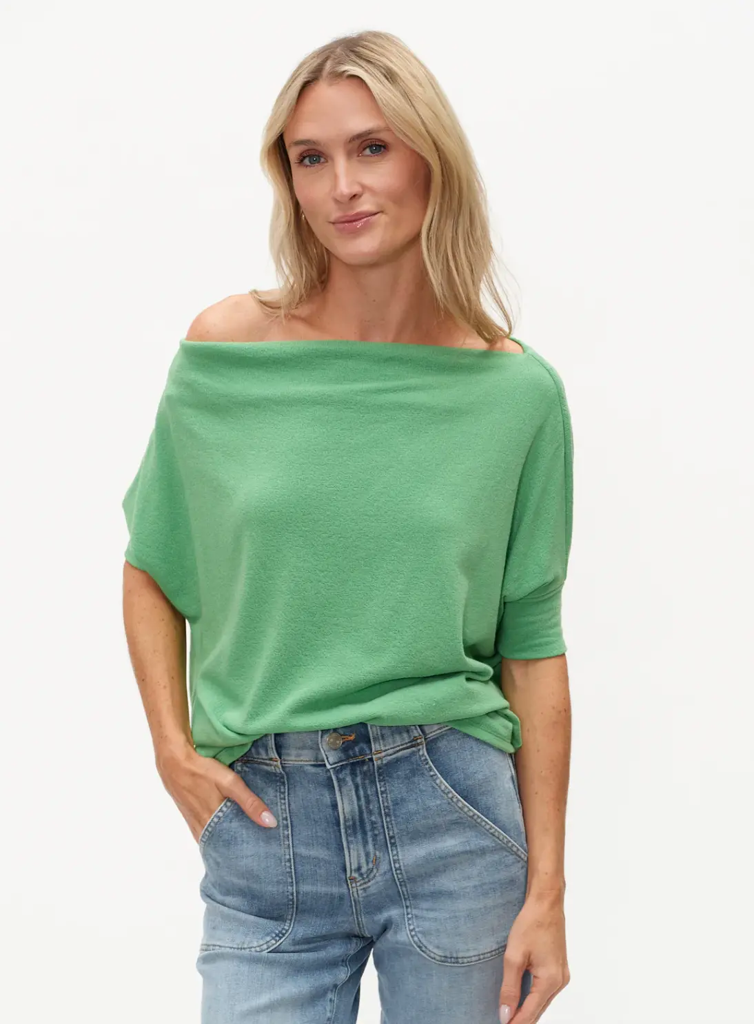 The Short Sleeve Anywhere Top | Kelly Green 1