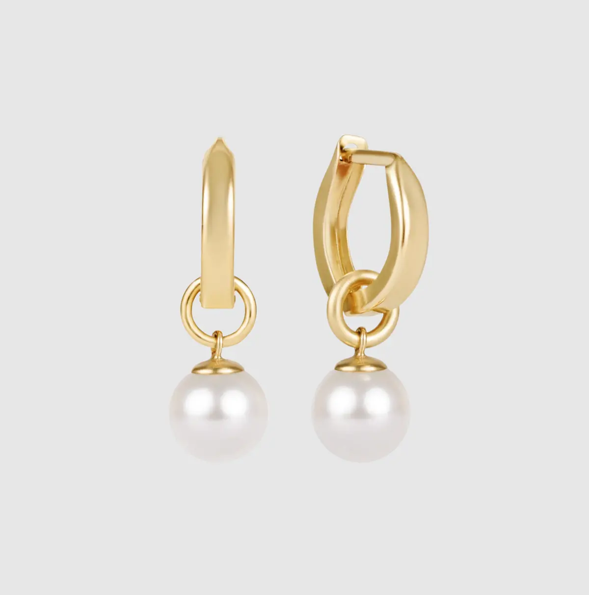 Huggie Gold 0.5" Hoop - Classic Pearl 8Mm Charm 1