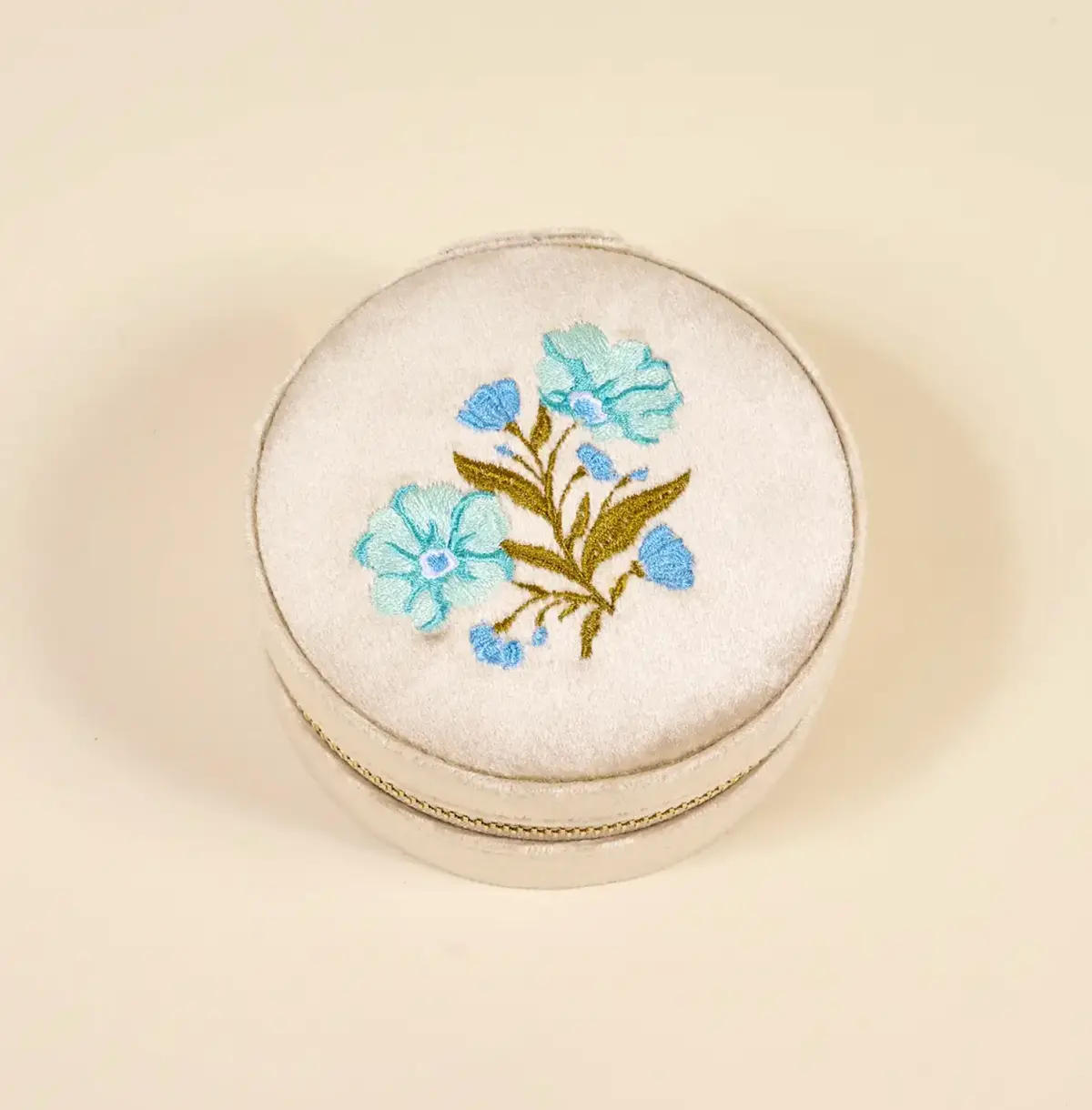 Round Velvet Jewelry Case 1