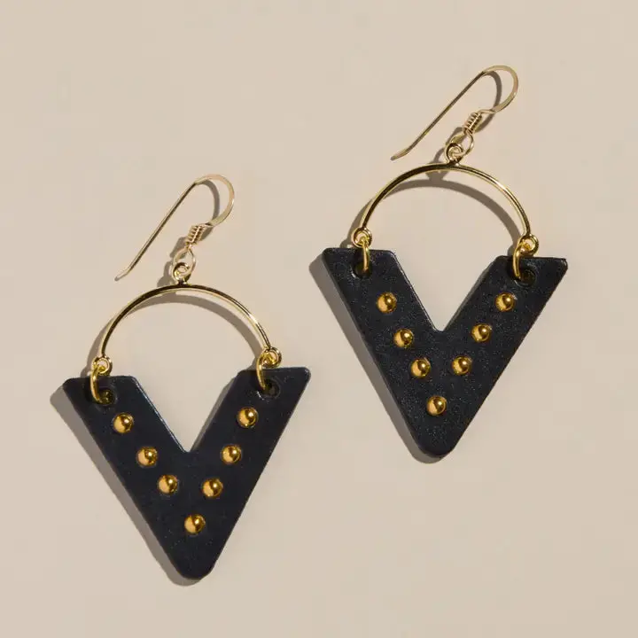 Sutton | Black Studded 1