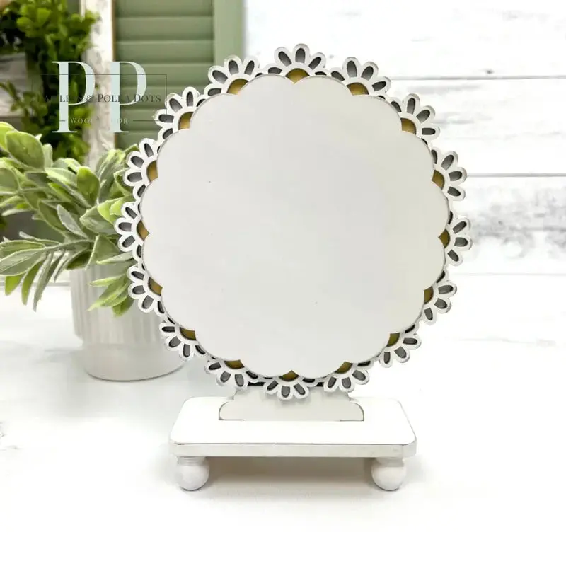 Daisy Lace Pedestal Frame Finishing Board 1