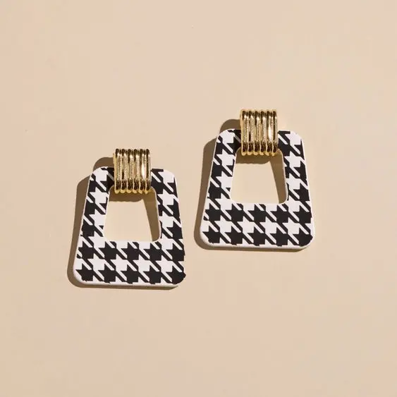 Avery | White Houndstooth 1