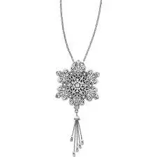 Iceblink Snowflake Necklace 1