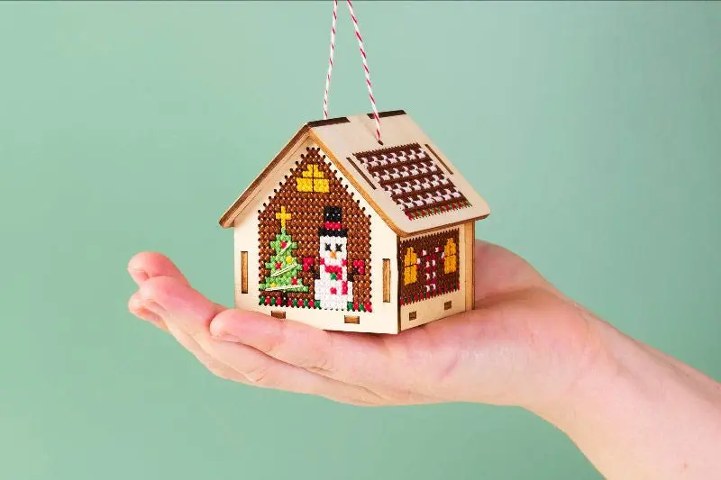 3D Gingerbread House Kit 1
