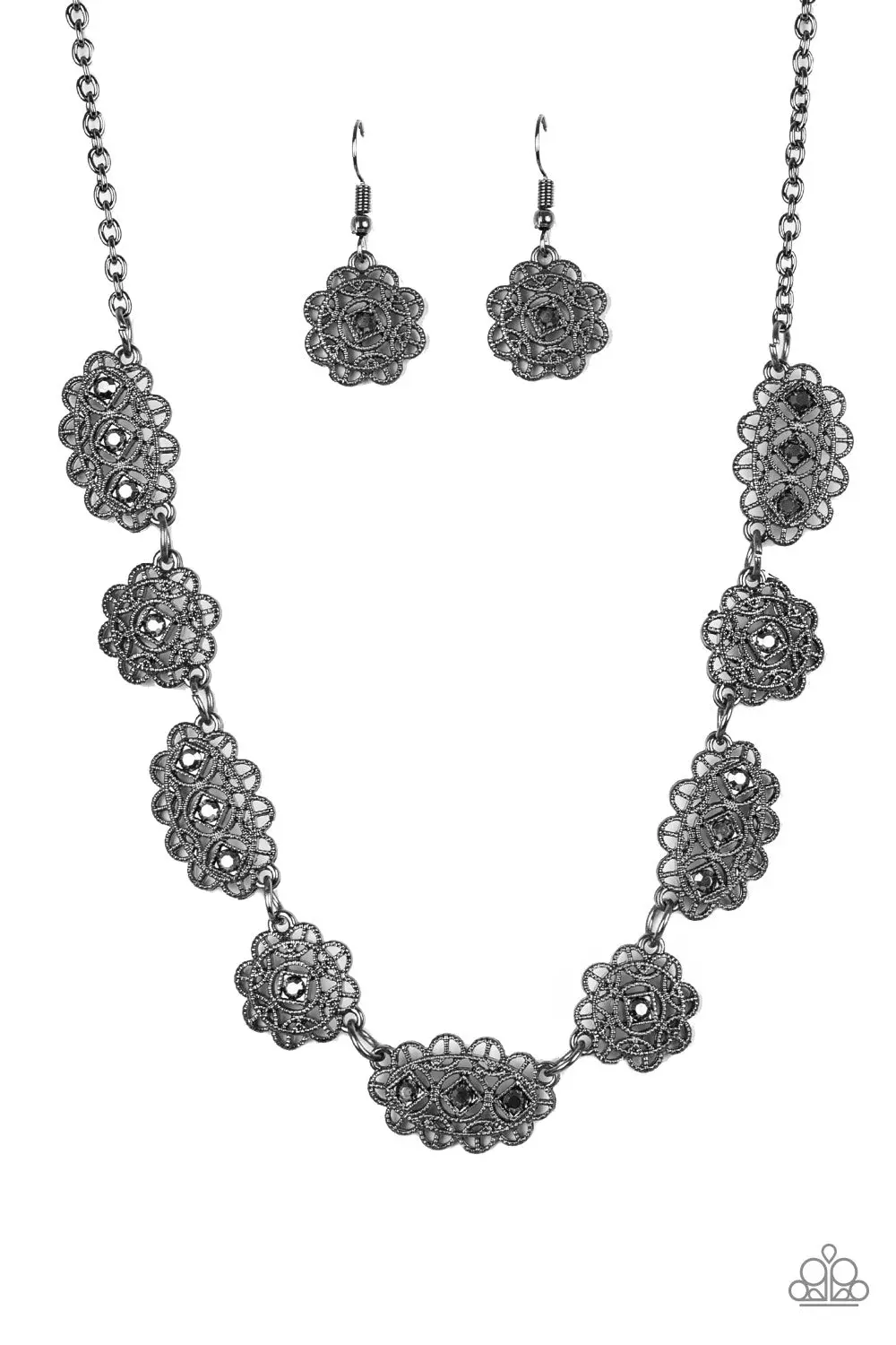 Paparazzi Vintage Vogue - Black 1