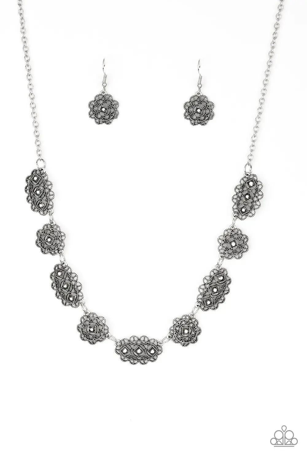 Paparazzi Vintage Vogue - Silver 1