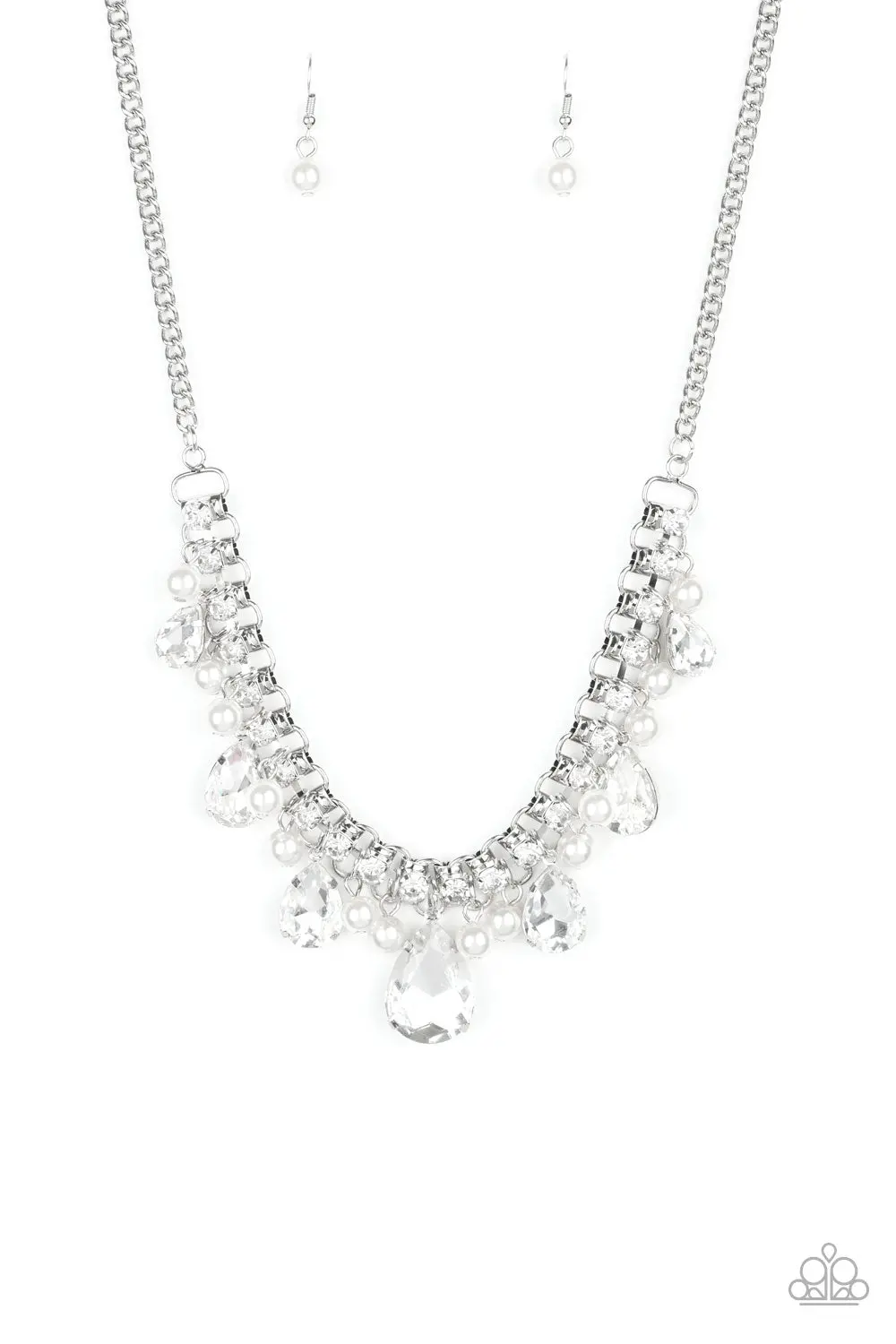 Paparazzi Knockout Queen - White 1