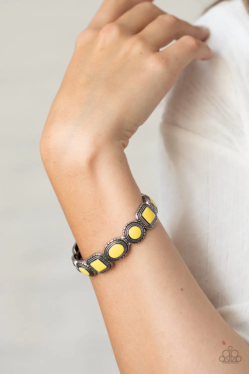 Paparazzi Vividly Vintage - Yellow 2