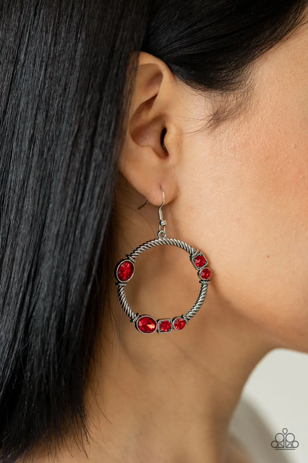 Paparazzi Glamorous Garland - Red 2